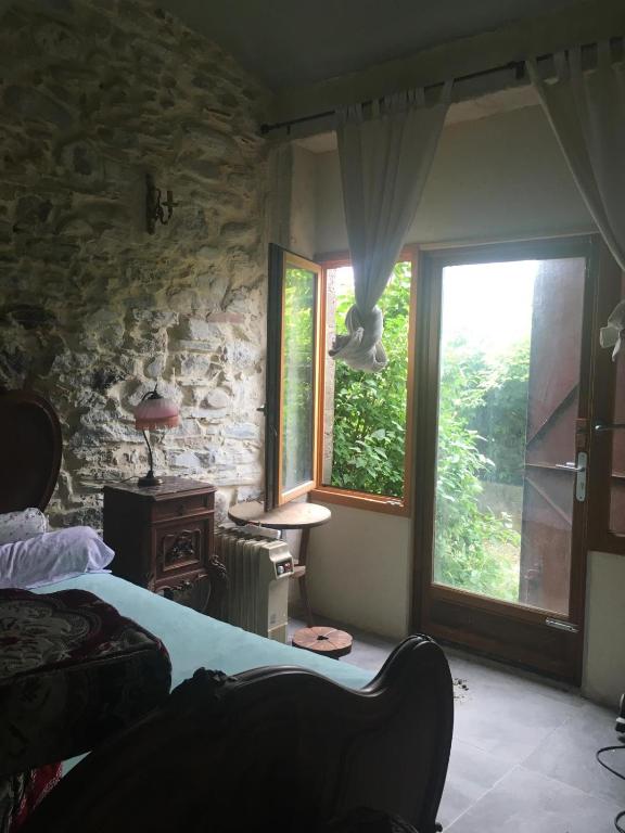 beautiful arched stone apartment 1 bd - B&B Mons