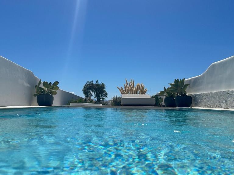 Dear John, a serene escape near Elia beach - B&B Ano Mera