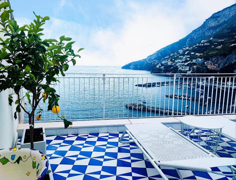 Amalfully Boutique Apartment - A seaview gem - Bed and Breakfast Amalfi