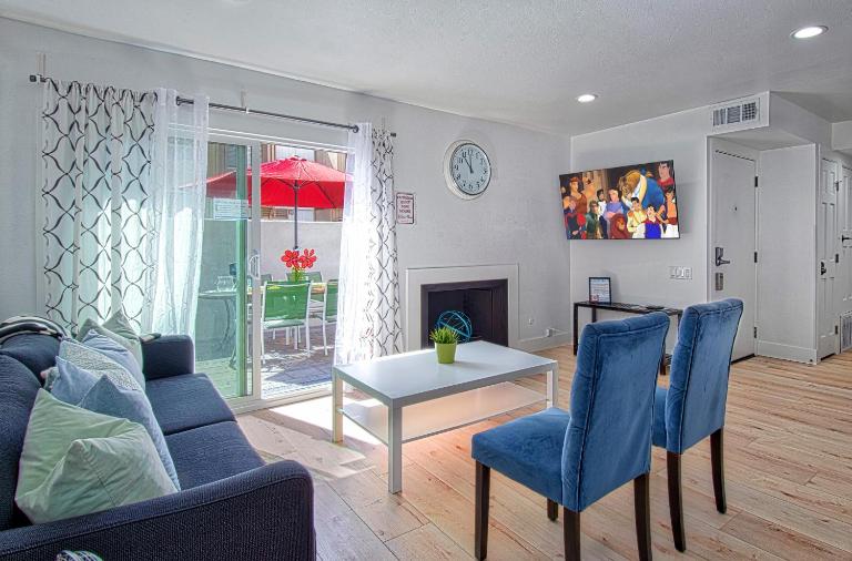 New Suite Escapes 5 by Funtierland Vacation Rentals - B&B Anaheim