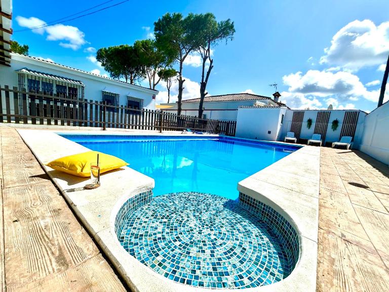 GATU Villa Serena piscina privada mayores de 25 años y familias - Bed and Breakfast Chiclana de la Frontera