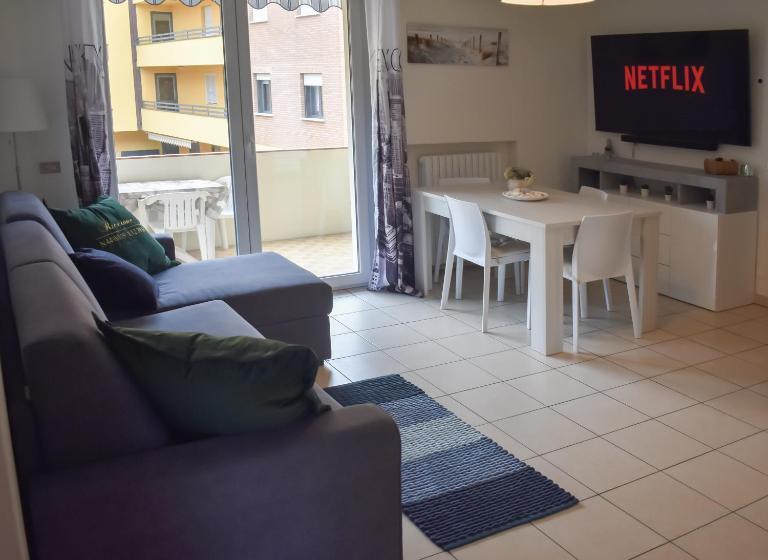 100m dal Mare Casa Vacanze per 8 a Riccione - B&B Riccione