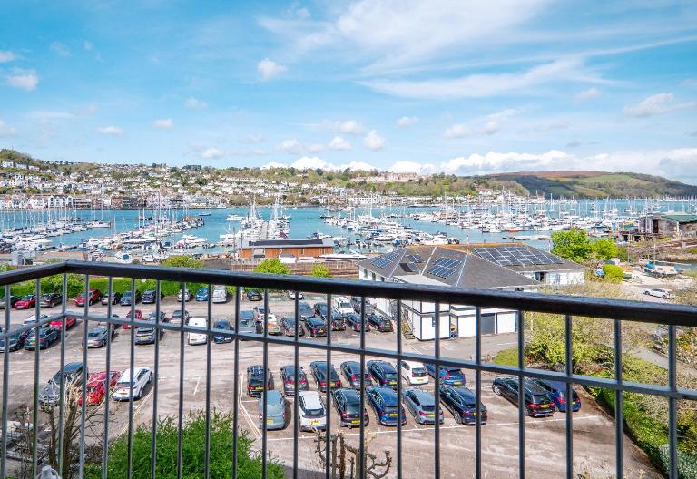 Coastal Escape with Balcony & River Dart Views - B&B Kingswear