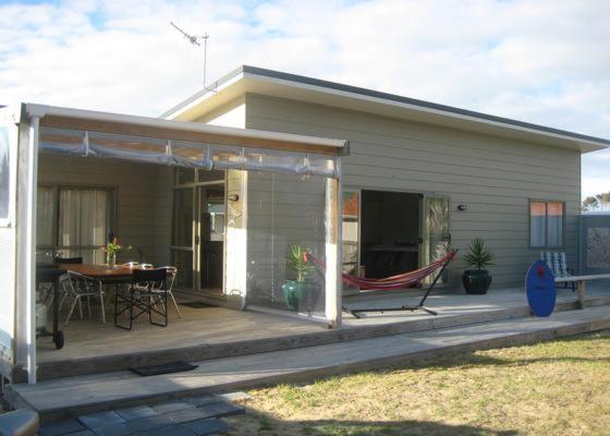 Relax away on Quail Way - B&B Mangawhai