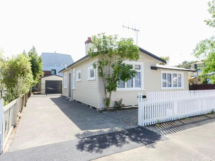 The Cozy Cottage - B&B Napier City