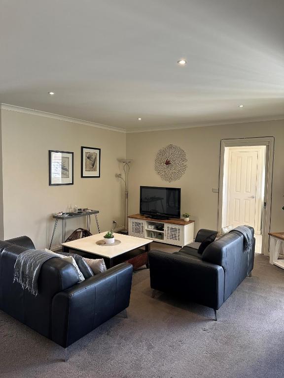 Lbarza Prime CBD 2BR Townhouse near lake and restaurants - B&B Shepparton