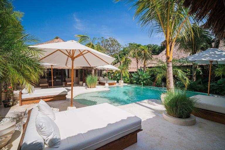 Villa Coconut Heaven by Bali Villa Solutions - B&B Seminyak