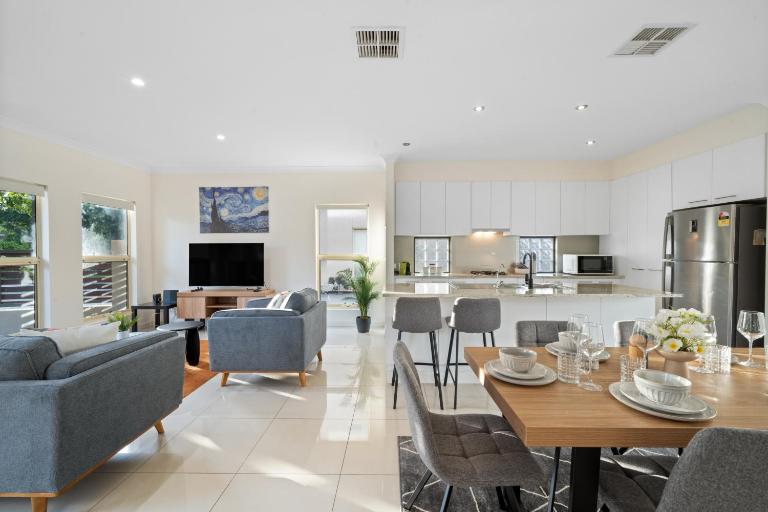 Fig & Fern - Modern Comfort between City & Coast - B&B Caloundra