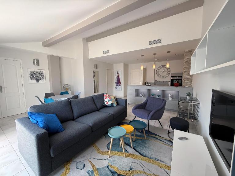 Tout à pied Appartement lumineux avec terrasse - Chambres d'hôtes Sainte-Maxime