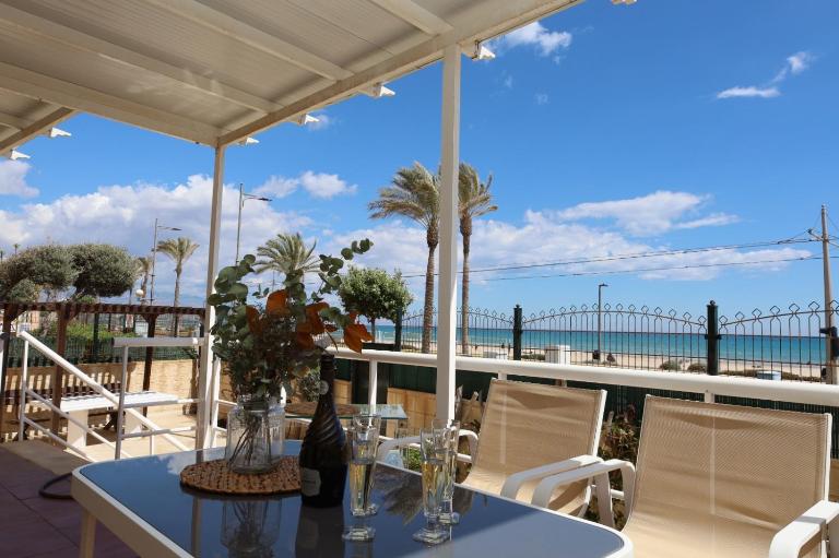 Casa frente a la playa de Muchavista Alicante By Turihome - B&B El Campello