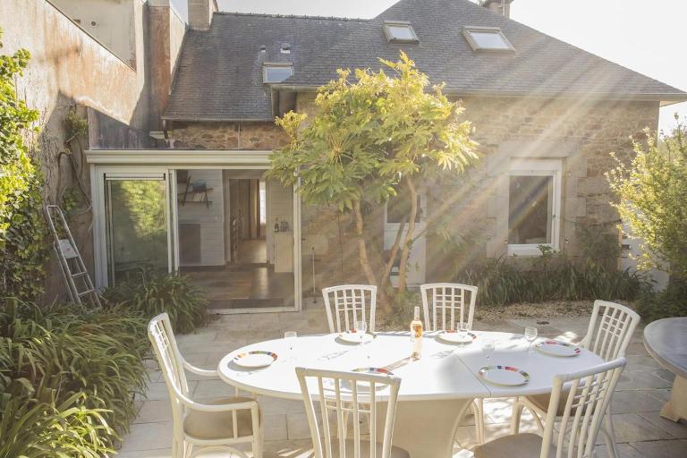 Large house 80m from the port of Paimpol - four bedrooms - B&B Paimpol