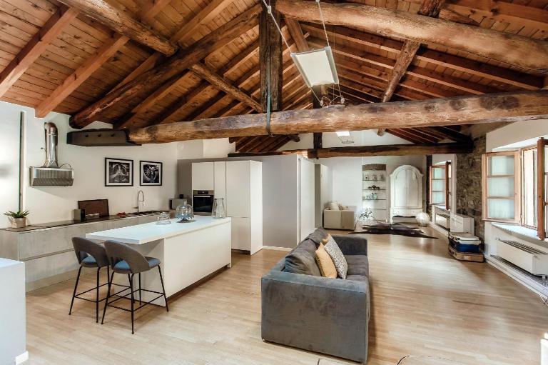 Corte Delle Rondini - byMyHomeInComo - B&B Como