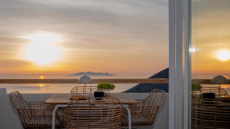 Ico Santorini - Ferienwohnung Pýrgos