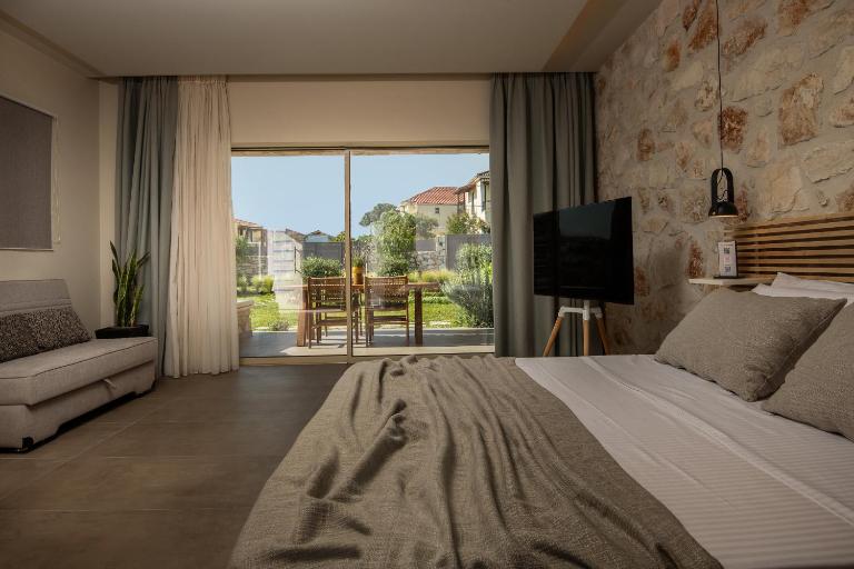 Arignote Suites - Bed and Breakfast Laganás