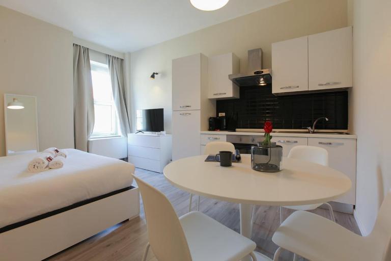 Central Station Spacious 2BR flat - Ferienwohnung Mailand
