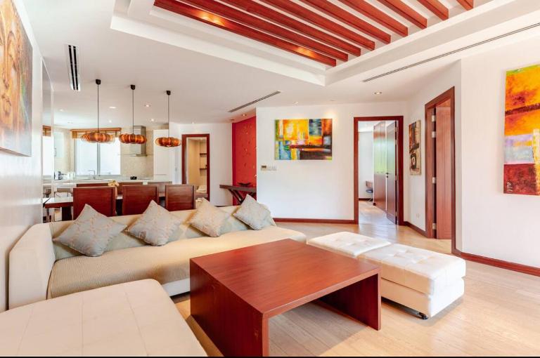 Luxuriously private seafront Bangtao beach - B&B Surin Beach