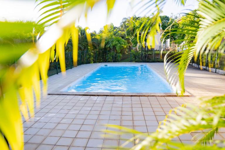 Aimeelie - spacieux T3 avec piscine, terrasse, idéal famille, calme et lumineux - Ferienwohnung Lamentin
