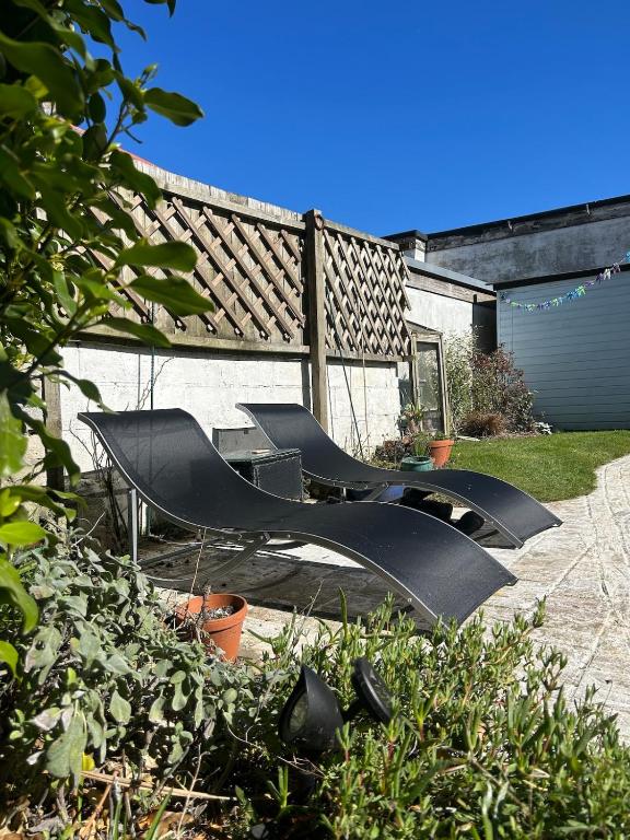 Palm Haven House - Luxury family-friendly Newquay surf house near Porth Beach perfect for walking, pets, exploring - Chambres d'hôtes Newquay