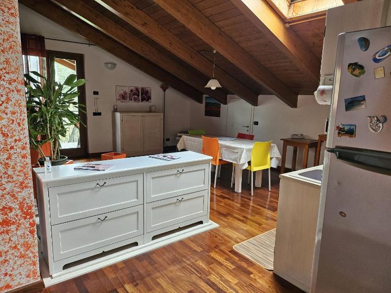 La Finestra sul Castello - B&B Roppolo