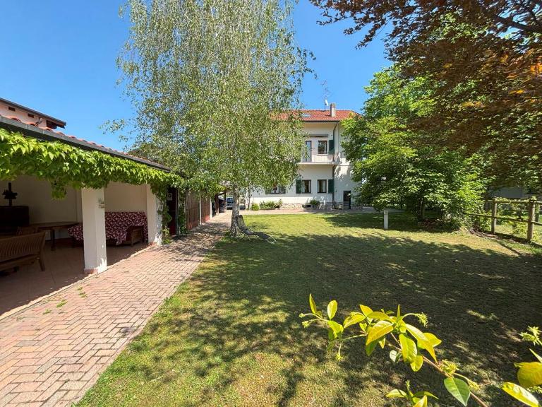 Casa Vacanze Magnolia - B&B Borgo Ticino