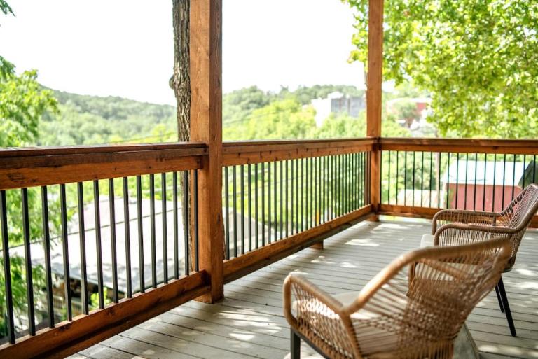 151 Spring Downtown Eureka Springs Suite B - Ferienwohnung Eureka Springs