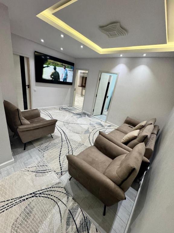 Vista Dushanbe urban Comfort 3 Bedrooms and Lounge Space - Bed and Breakfast Doesjanbe