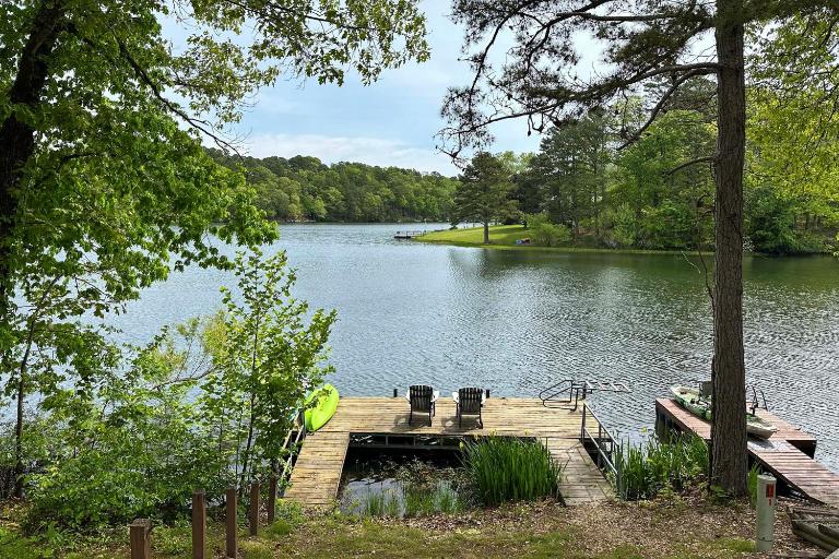 Lakefront & Trailside Escape w/ Private Dock +Deck - B&B Bella Vista