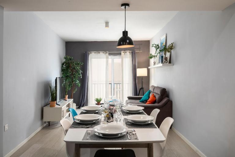 Modern 3 Bedroom & 3 Bathroom Apartment - near Balluta Bay - B&B San Julián