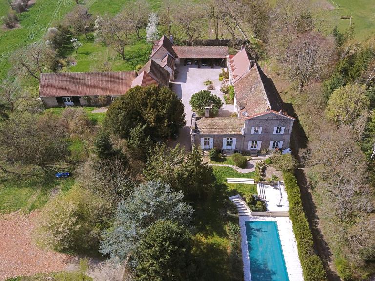 Domaine Les Bertrands - B&B Couches