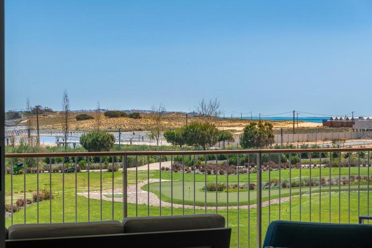 Cond Bayline - Blue Horizon - SPA - Pool - GYM - Enguia - BY BEDZY - Bed and Breakfast Armação de Pêra