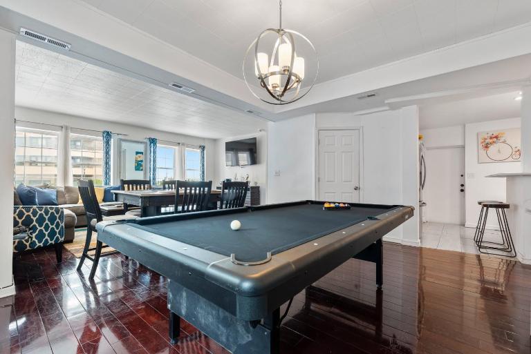Oversized Family Beach Block Duplex with Game Room - B&B Atlantic City
