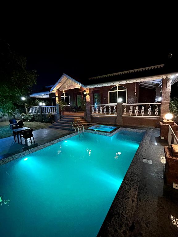 Sai Leela Bungalow - Villa with Private Pool - B&B Mahabaleshwar