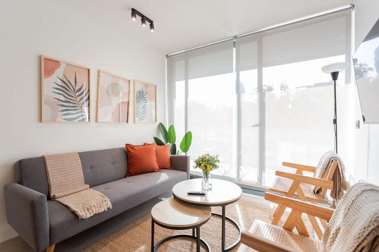 Spacious 2BR Apt Top Las Condes Location - B&B Santiago del Cile