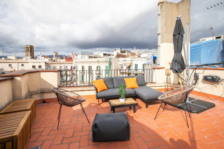 31ARA1092- Newly Refurbished 2BR Flat in the Gothi - Bed and Breakfast Barcelona