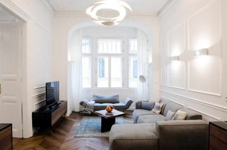 Luxury Apartment by Hi5 - Best Location 3-br - B&B Budapest