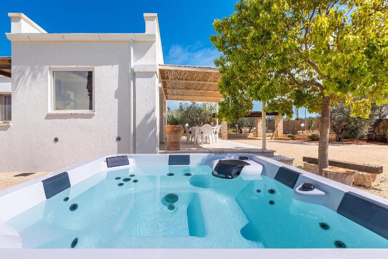 Salentoandmore - Villa con Jacuzzi - B&B Torre Pali