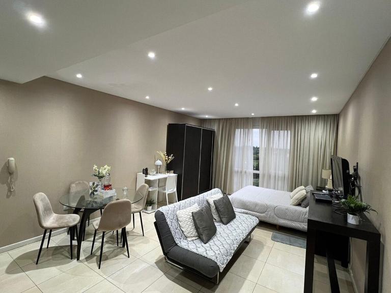 Luxury Loft Condominiums Hotel Wyndham Nordelta - B&B Benavídez