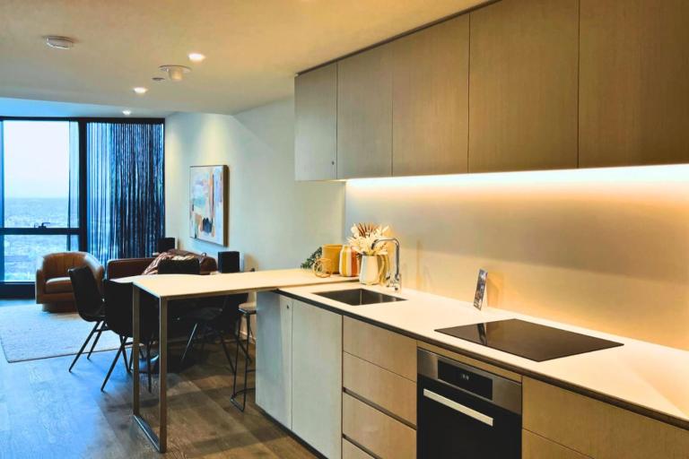 Sky High View 2 Bedroom Apartment in Southbank - Bed and Breakfast Melbourne