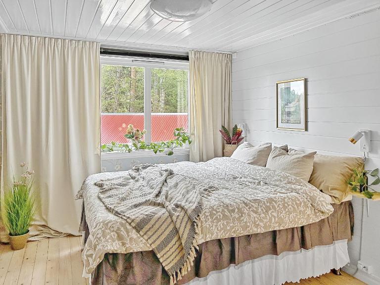 The Nordby Cabin - Bed Linen Included - 3 minutes from E6 - Chambres d'hôtes Strömstad