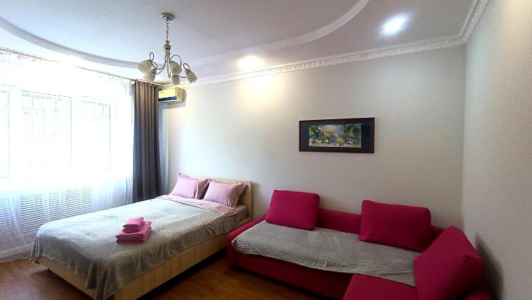 Cozy apartment near Alatau metro station - Ferienwohnung Almaty