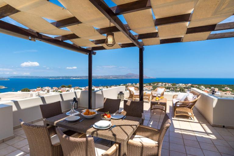 Vista Penthouse in Plaka With Shared Pool -BY APOKORONAS VILLAS - B&B Pláka