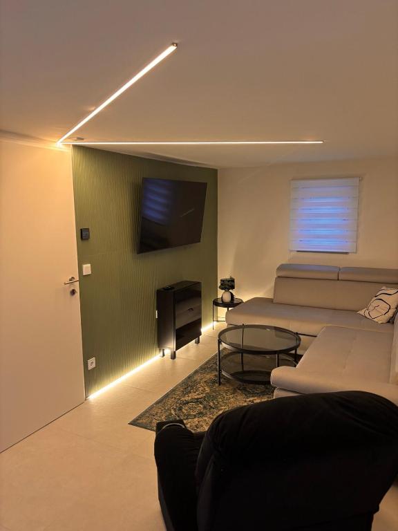 Modern room with terrace - Ferienwohnung Sankt Georgen bei Salzburg