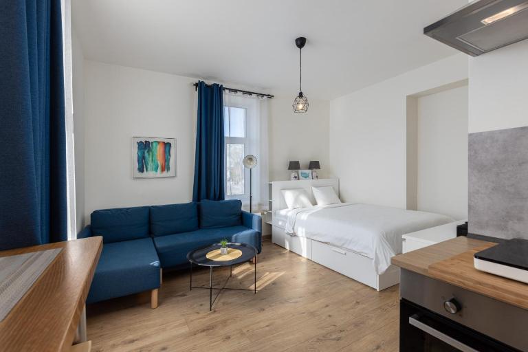 Modern Studio 10 min from the beach - B&B Liepāja