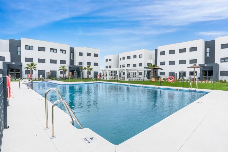 Luxury 2BR - 400m to Beach - Pool & Views - Casa Los Amigos - Ferienwohnung Estepona