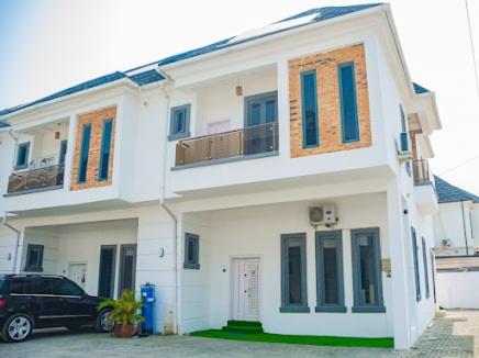 Lekki 3 Bedrooms Furnished Home Ensuite Stylish & Comfortable - Chambres d'hôtes Lekki Peninsula