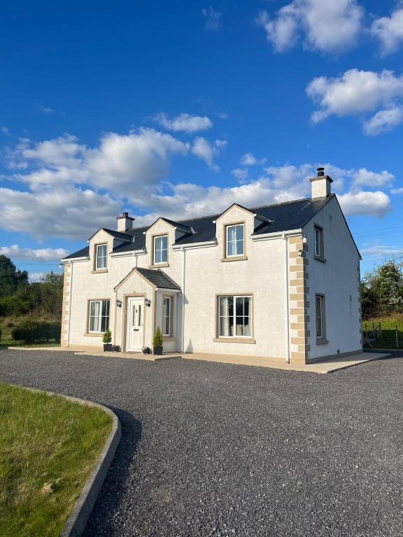 Lattone House - Ferienwohnung Belcoo
