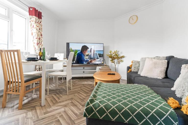 Cozy 3 Bed Room House for Longer stay - B&B Lower Gornal