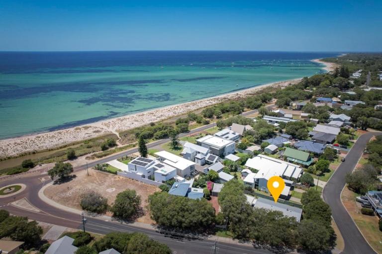 Sunday a Stunning Modern Beach House - B&B Quindalup