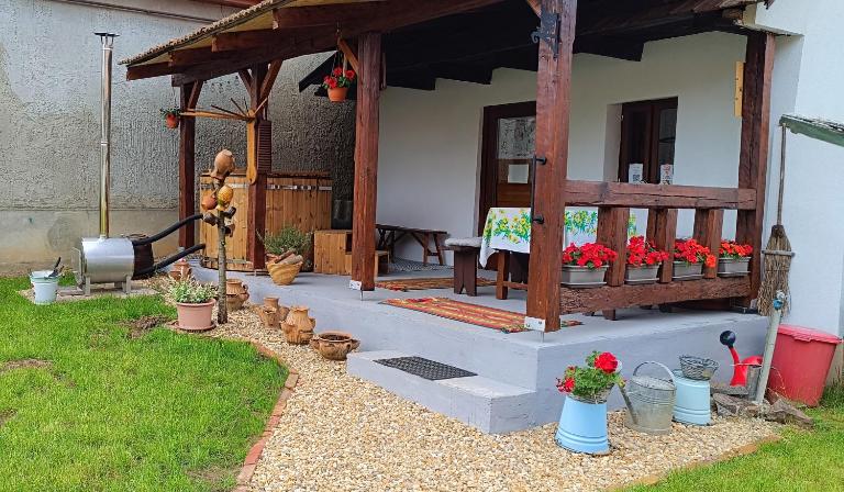 Vándor Kakas Vendégház dézsafürdővel - B&B Recsk