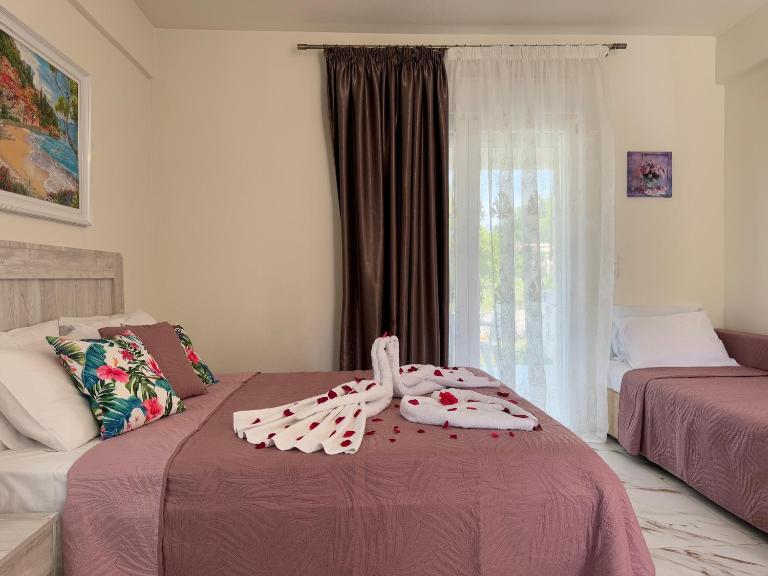 Torra's Studios - B&B Limniónas